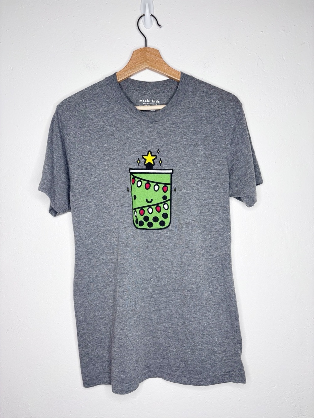 Mochi Kids Christmas Mochi Cup Graphic Short Sleeve Grey Tee Size M